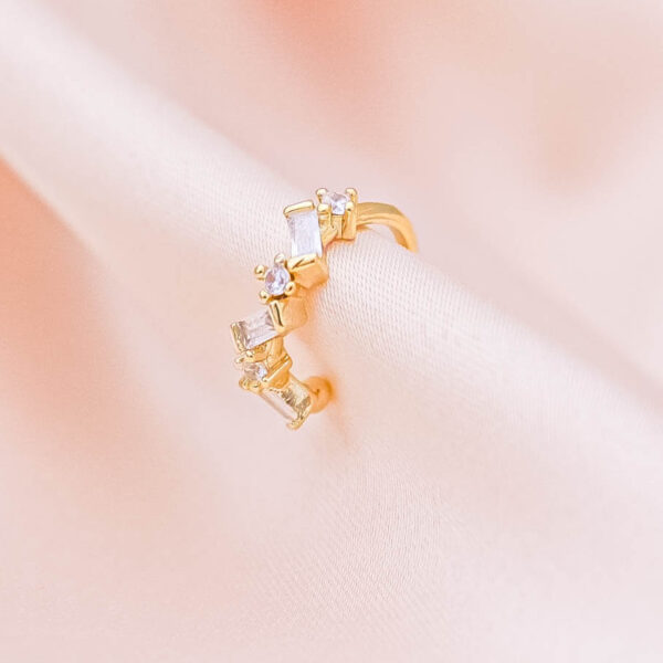 Ear cuff ELEGANTNÁ z chirurgickej ocele