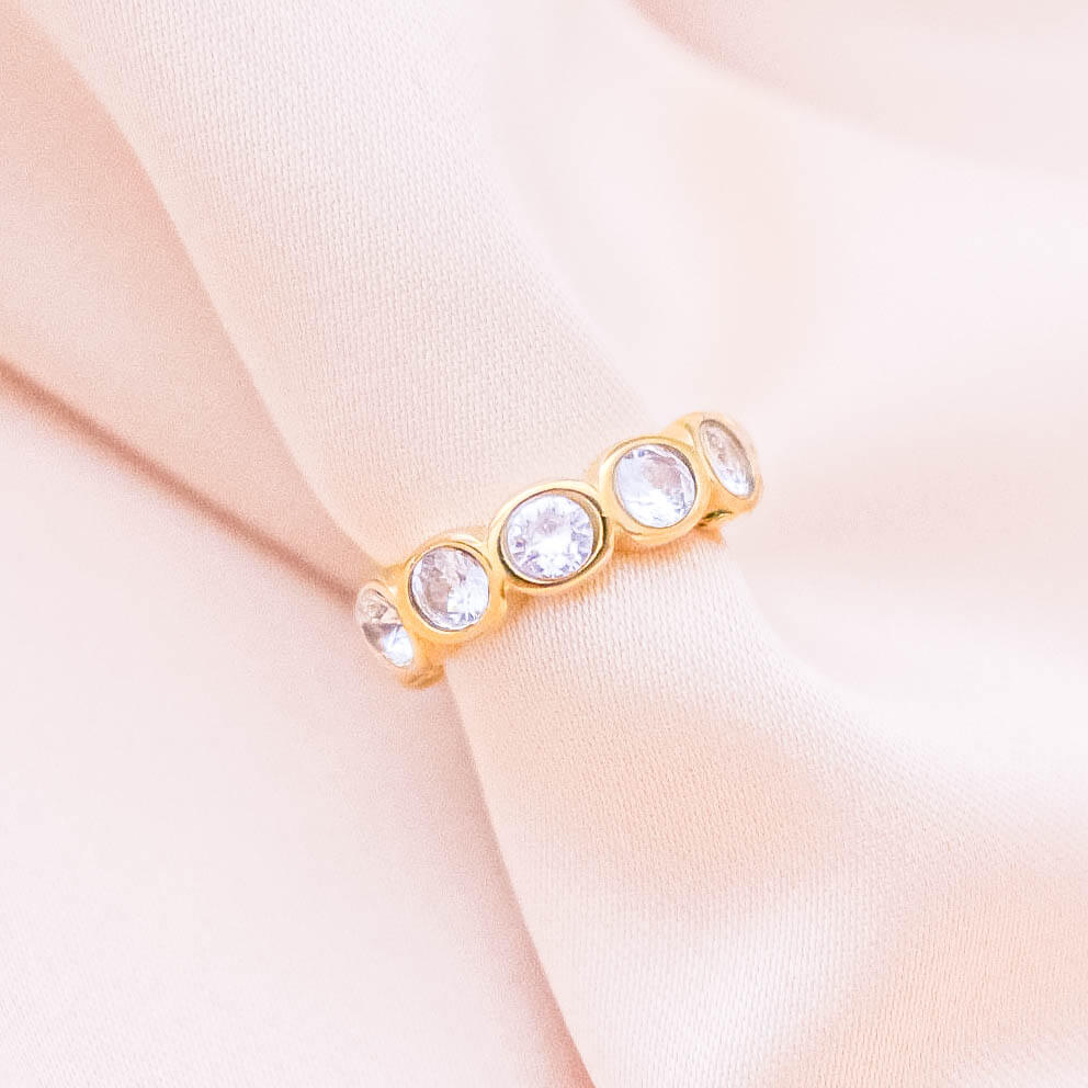 Ear cuff náušnica SEBAVEDOMÁ z chirurgickej ocele zlatá